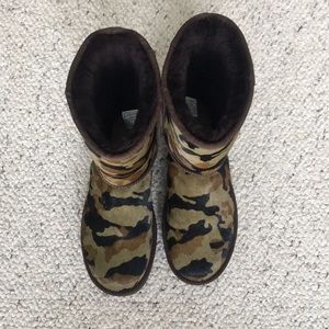 Women’s Uggs Size 10
